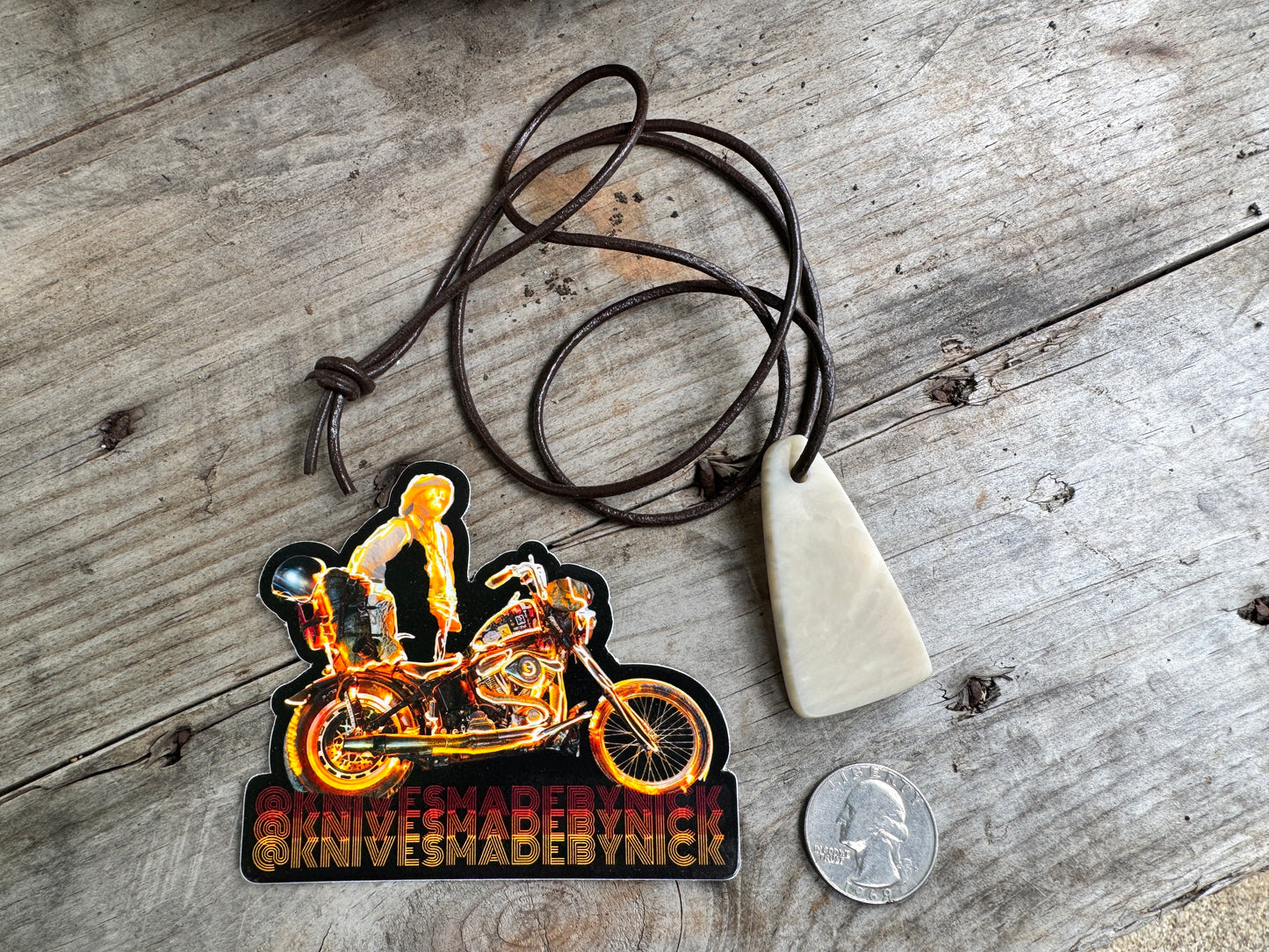 Handle Scrap Pendant(w/ ivory snakeskin)