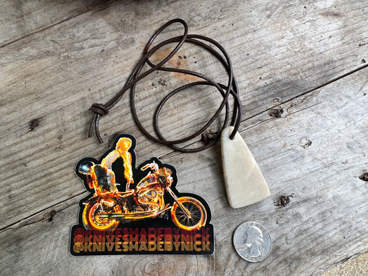 Handle Scrap Pendant(w/ ivory snakeskin)